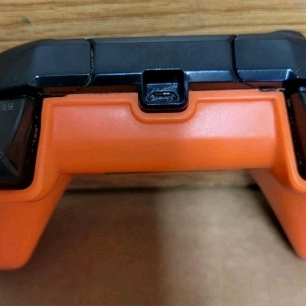 Xbox PDP Controller Atomic Black (FOR PARTS) - Picture 3 of 4